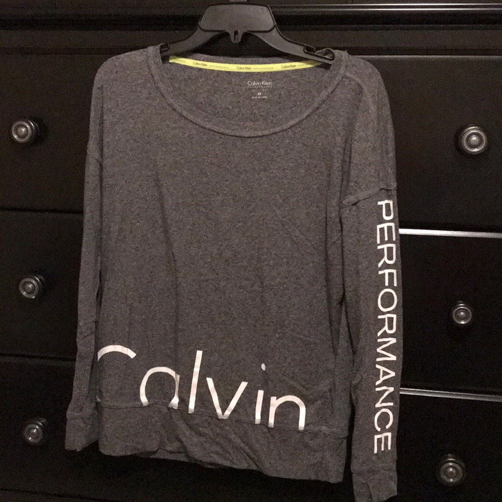 Women’s long sleeve athletic shirt